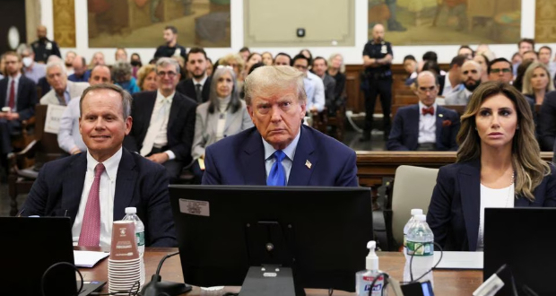 Former U.S. President Donald Trump attends the trial of himself, his adult sons, the Trump Organization and others in a civil fraud case brought by state Attorney General Letitia James, at a Manhattan courthouse, in New York City, October 2, 2023. REUTERS/Brendan McDermid/Pool 