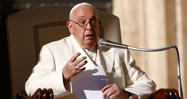 Pope Francis speaks during the weekly general audience in Saint Peter's Square at the Vatican, November 22, 2023. REUTERS/Guglielmo Mangiapane 