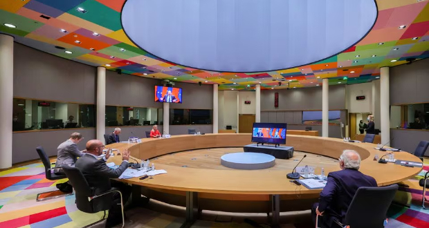 European Council President Charles Michel and European Union foreign policy chief Josep Borrell speak with European Commission President Ursula von der Leyen and the Chinese President Xi Jinping via video conference during an EU-China summit at the European Council building in Brussels, Belgium April 1, 2022. Olivier Matthys/Pool via REUTERS/File Photo
