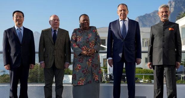 China's Vice Foreign Minister Ma Zhaoxu, Brazil's Foreign Minister Mauro Vieira, South Africa's Foreign Minister Naledi Pandor, Russia's Foreign Minister Sergei Lavrov and India's Foreign Minister Subrahmanyam Jaishankar attend a BRICS foreign ministers' meeting in Cape Town, South Africa, June 1, 2023. REUTERS/Nic Bothma/File Photo