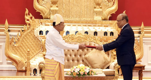 Bangladesh Ambassador to Myanmar Dr Md Monwar Hossain presents his credentials to Prime Minister Senior General Min Aung Hlaing in Myanmar’s Naypyidaw on Wednesday, September 6, 2023. Photo: Courtesy
