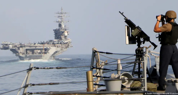 The US has set up a naval task force including the UK, France and other NATO countriesImage: Ruskin Naval/U.S. Navy/AP Photo/picture alliance