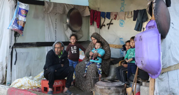 Palestinians displaced by the Israeli bombardment of the Gaza Strip take shelter at European Gaza Hospital in Rafah, Saturday, January 6, 2024 [Hatem Ali/AP Photo]
