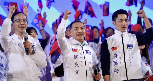 Hou Yu-ih (centre) is the presidential candidate of the main opposition party Kuomintang (KMT)