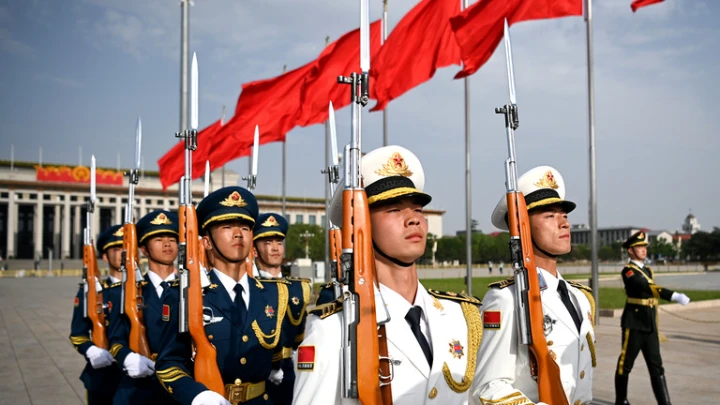 Ceremonial guards in Beijing on May 16, 2024. ©  Sergey Bobylev / Sputnik