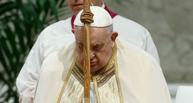 Pope Francis celebrates Mass for members of institutes of consecrated life and societies of apostolic life, in St. Peter's Basilica at the Vatican, February 2, 2024. REUTERS/Remo Casilli/File Photo